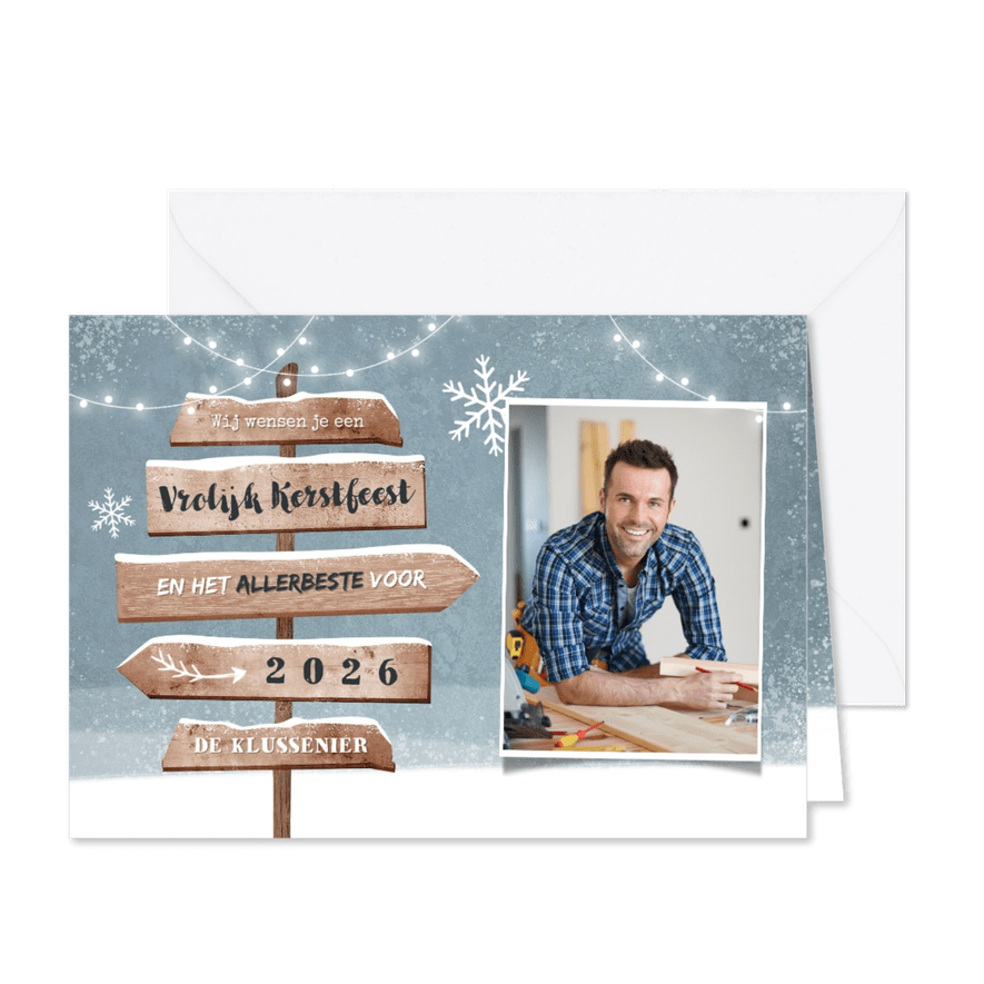Zakelijke kerstkaart wegwijzers winter hout sneeuw foto - Kaartimpressie