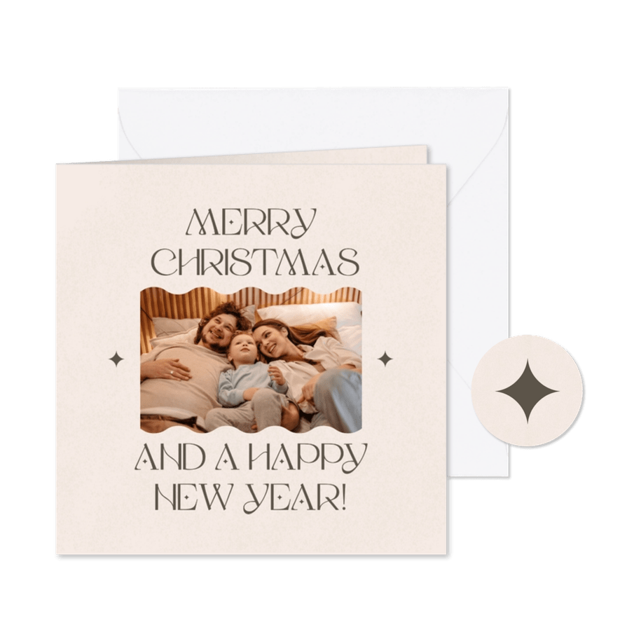 Zandkleurige kerst- en nieuwjaarskaart met foto  - Kaartimpressie
