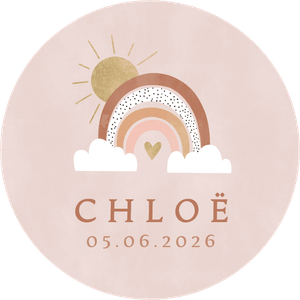 Roze sticker met een regenboogje, naam en datum