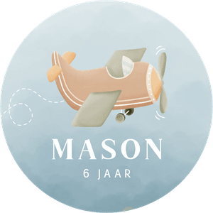 Ronde sticker voor trakteren op de basisschool, om zelf te maken met naam, leeftijd en vliegtuigje.