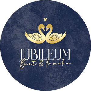 Blauwe sticker met 2 zwanen en eigen namen, decoratie voor een huwelijksjubileum.
