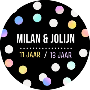 Sticker traktatie tweeling, of 2 jarigen die samen de verjaardag vieren, feestelijk met confetti