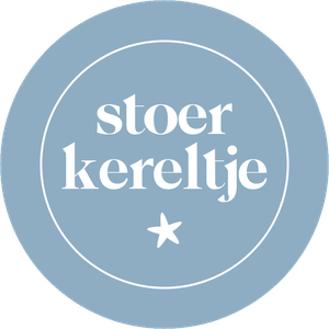 Ronde sticker geboorte stoer kereltje baby blauw