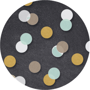 Gekleurde confetti krijtbord achtergrond