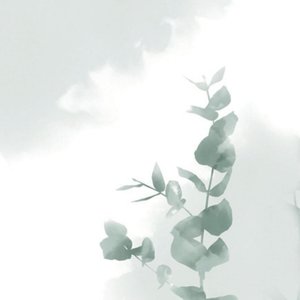 Witte sluitzegel met groene waterverf eucalyptus takjes erop