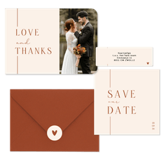 Trouwset minimalistische beige met terracotta lijn