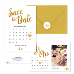 Trouwset met gouden typografie en kalenders