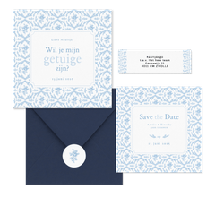 Romantische trouwkaartenset met lichtblauw roosjes patroon