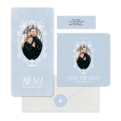 Winter blauwe trouwkaartenset foto in kader en sneeuw