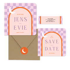 Moderne trouwset met lila ruitjes en oranje boog met maan