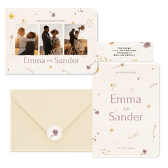 Natuurlijke trouwset met geperste bloemen en papier textuur