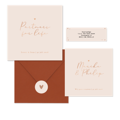 Trouwkaarten set stijlvol goud minimalistisch romantisch hartje koper.