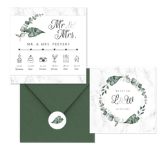 Trouwkaarten marmer en eucalyptus bladeren