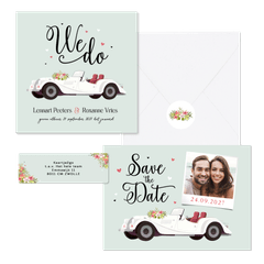 Vintage oldtimer trouwauto bloemen hartjes