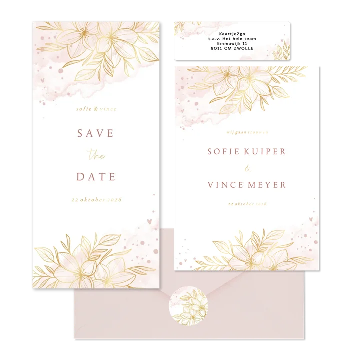 Romantische set gouden bloemen met roze waterverf