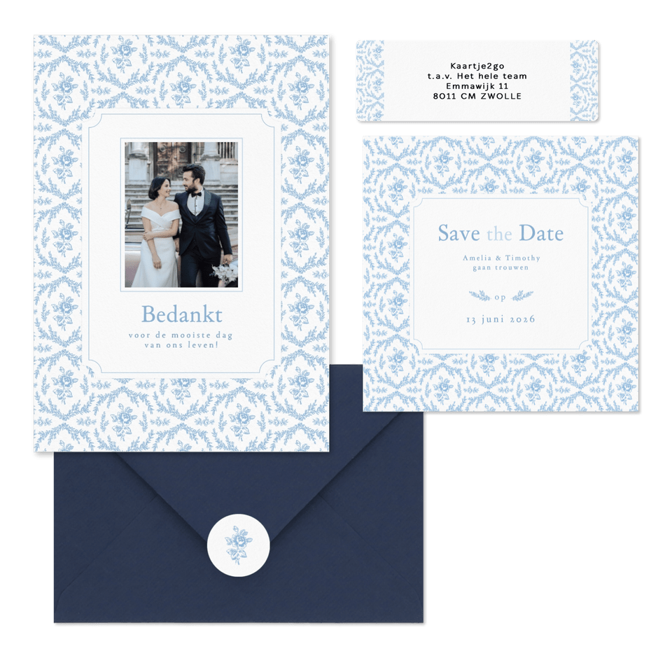 Romantische trouwkaartenset met lichtblauw roosjes patroon