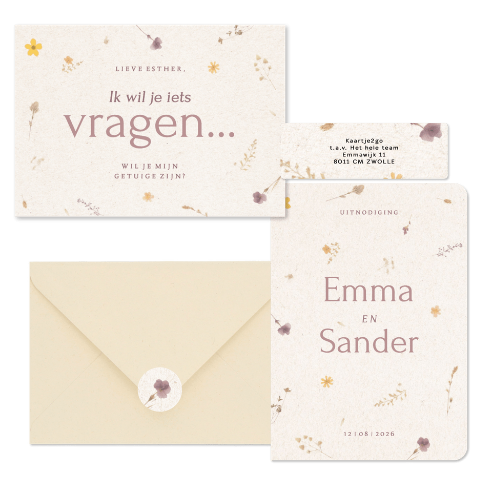 Natuurlijke trouwset met geperste bloemen en papier textuur