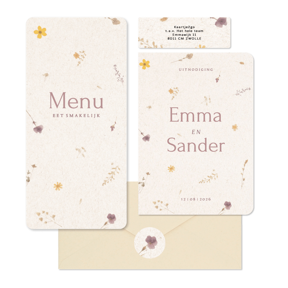 Natuurlijke trouwset met geperste bloemen en papier textuur