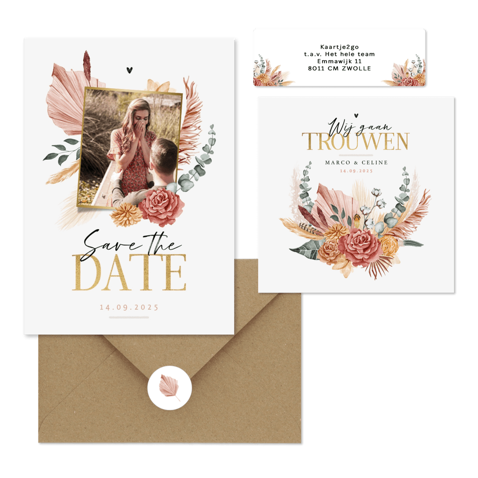 Trouwset met geschilderde roze droogbloemen